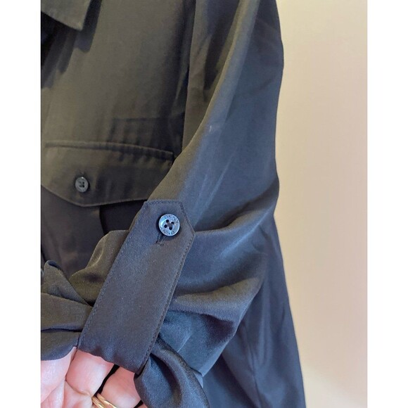 DKNY Blouse Button Down Plus Size XL Black Top Pockets Slit Sides Rounded Bottom - Picture 4 of 10